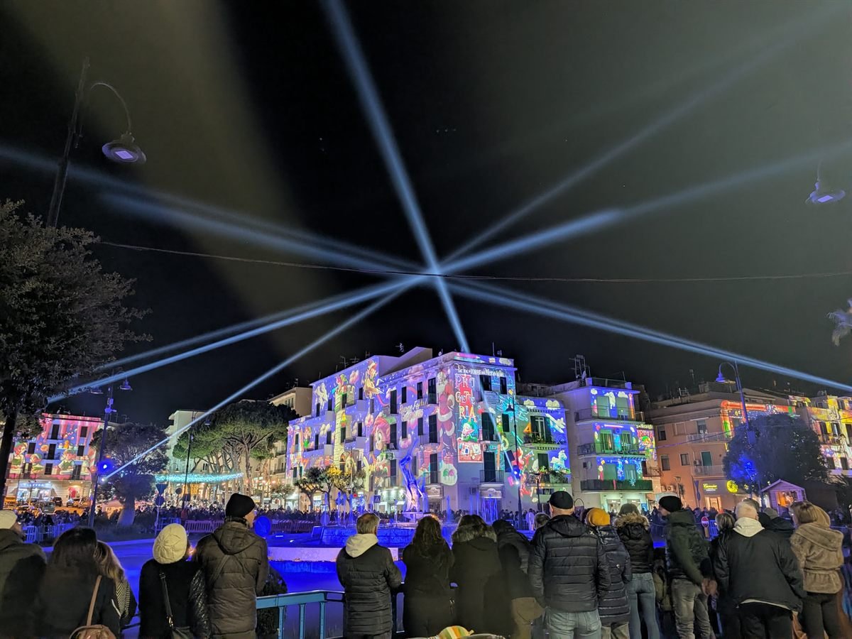 Videomapping e giochi di luce in piazza a Gaeta