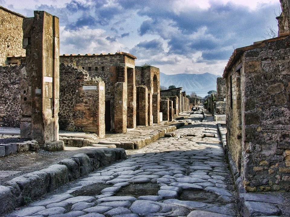Antica strada lastricata degli scavi di Pompei